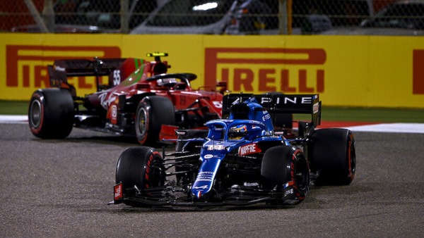 GP Bahrain, Alonso costretto al ritiro dall'involucro di un panino