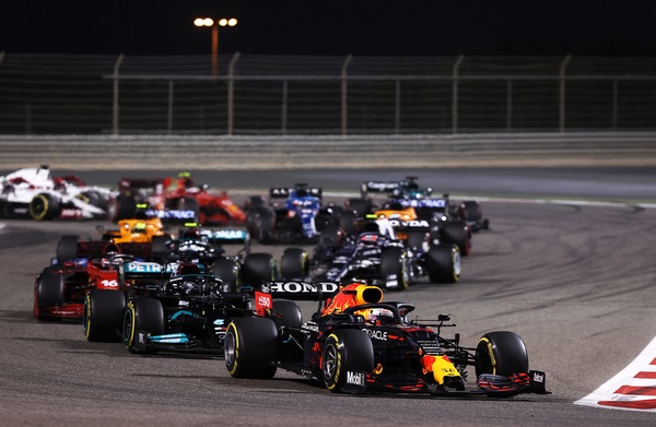 Wolff, Mercedes nei panni del cacciatore e Red Bull costretta a vincere