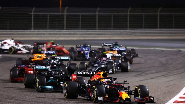 Wolff, Mercedes nei panni del cacciatore e Red Bull costretta a vincere