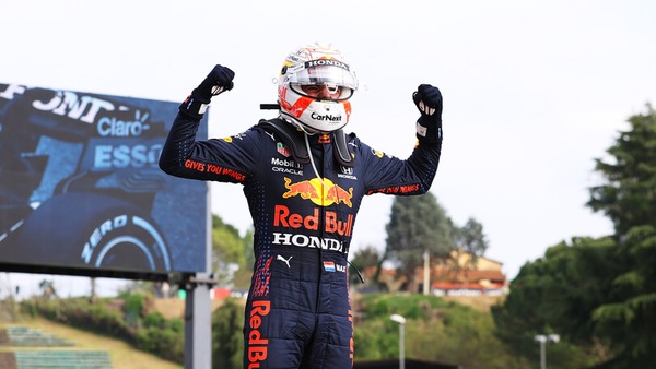 Verstappen commenta: "Lewis in testa? La stagione è lunga"