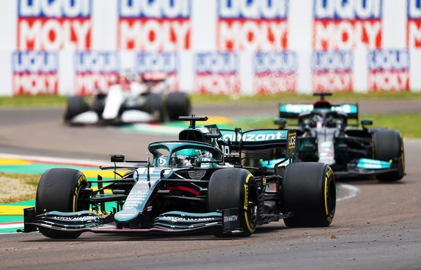 Horner: "Aston ingenua se pensa di cambiare i regolamenti"