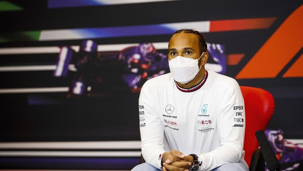 "Giustizia per George!" Hamilton esulta per la condanna del poliziotto che uccise Floyd