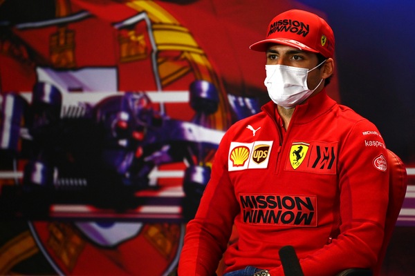 GP Portogallo, Sainz favorevole alle gare sprint: "Noi piloti preferiamo gareggiare"