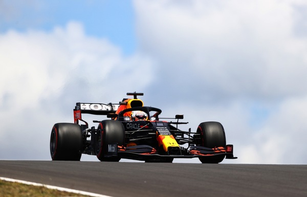 GP Portogallo, qualifiche in diretta: Verstappen e Hamilton a caccia della pole