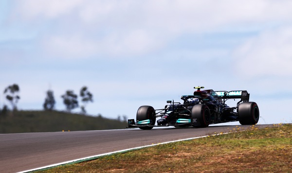 GP Portogallo, qualifiche: pole position per Bottas, Sainz 5°