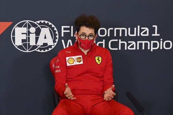 GP Portogallo, Binotto: "Delusi. Strategia troppo ambiziosa con Sainz"