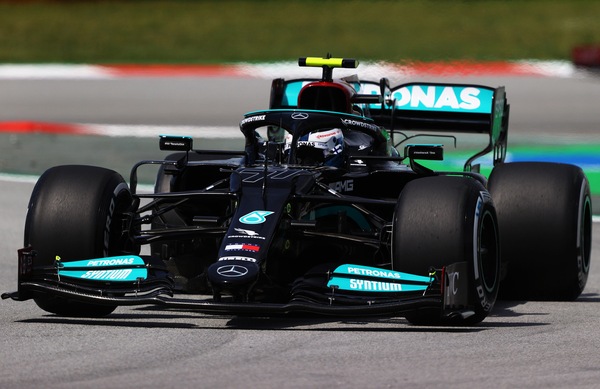 GP Spagna, FP1: Bottas al comando, Leclerc 5° davanti a Sainz