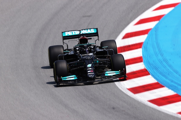 GP Spagna, FP2: Mercedes davanti, un ottimo Leclerc è 3°