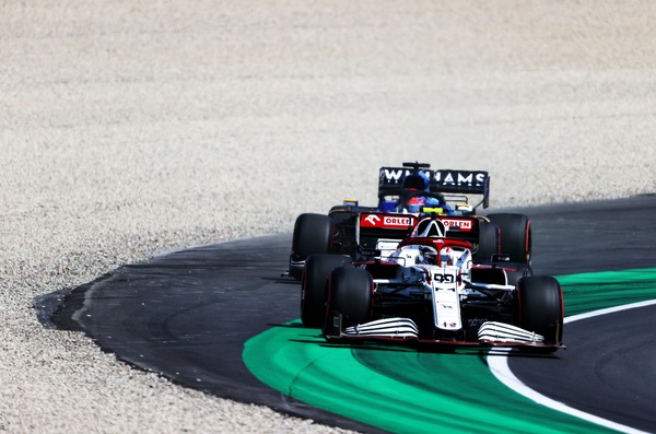 Giovinazzi promuove curva 10: "Molto più bella e aiuta il passo gara"