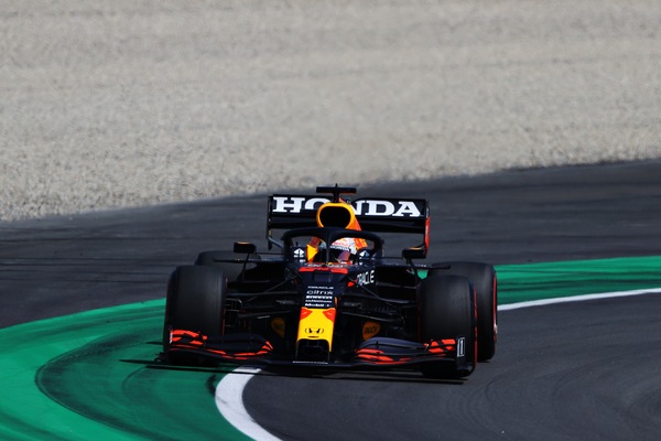 FP2, Verstappen: "Curva 10 più divertente, ma svantaggiosa per i sorpassi"