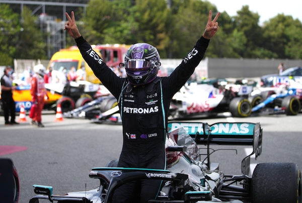 Hamilton: "Ho pensato di non fermarmi, ma poi mi sono fidato del team"