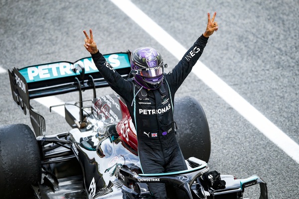 Hamilton tra gli atleti più pagati della classifica Forbes