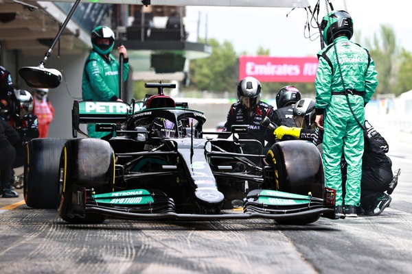 Mercedes, come nasce la strategia vincente su Hamilton in Spagna