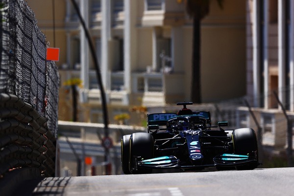 Mercedes verso il GP d'Azerbaijan: Baku non si addice alla W12