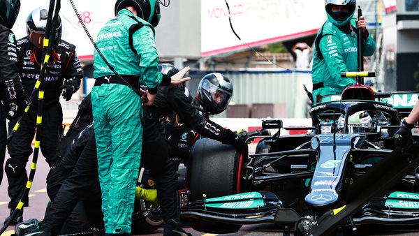 Wolff: "Disastro Mercedes come Leclerc". A Baku è rischio protesta