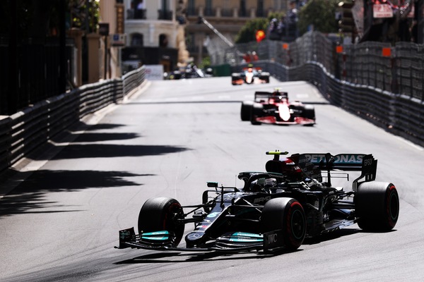 Mercedes, la ruota della W12 di Bottas verrà smontata solo in fabbrica