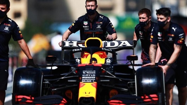 Ala posteriore, Red Bull con il cucchiaio più scavato a Baku