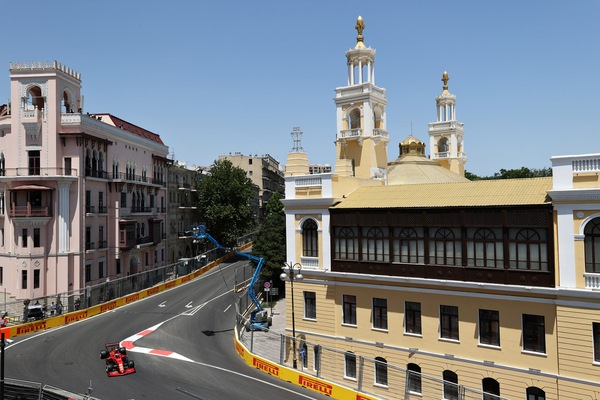 GP Azerbaijan, Sainz: "Le Ferrari sono più veloci del previsto"