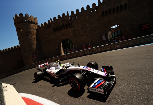 Schumacher-Mazepin, volata rovente a Baku: "Vuole ammazzare entrambi?"