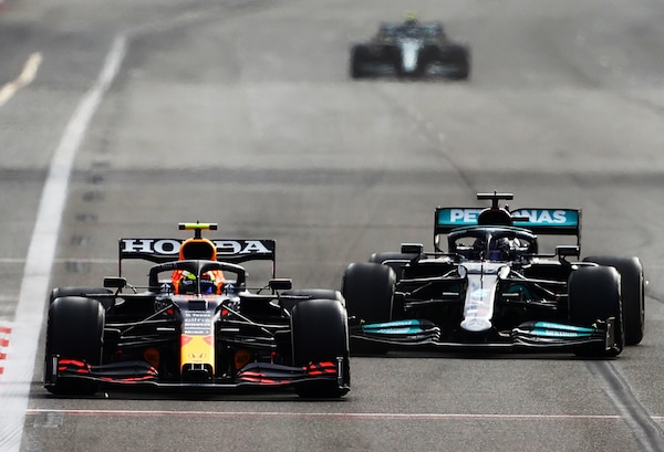 Wolff striglia Mercedes: "Inaccettabile il funzionamento della W12"