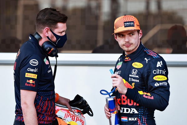 Verstappen non si fida e aspetta il ritorno Mercedes dal GP di Francia