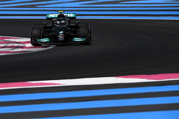 GP Francia, FP1: Mercedes davanti, Ferrari fuori dalla top 10