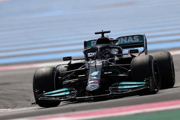 Hamilton: "Tempi non terribili: la gomma dura ci dà sensazioni migliori"