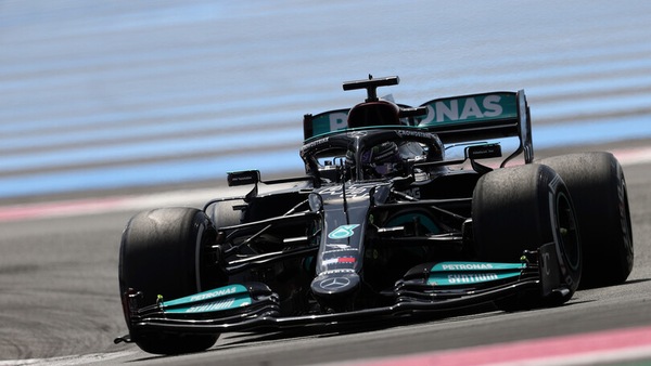 Hamilton: "Tempi non terribili: la gomma dura ci dà sensazioni migliori"