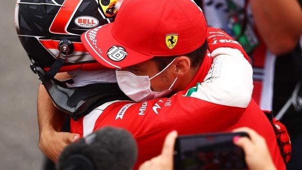 Formula 3, Arthur Leclerc vince gara2 in Francia: che festa con Charles