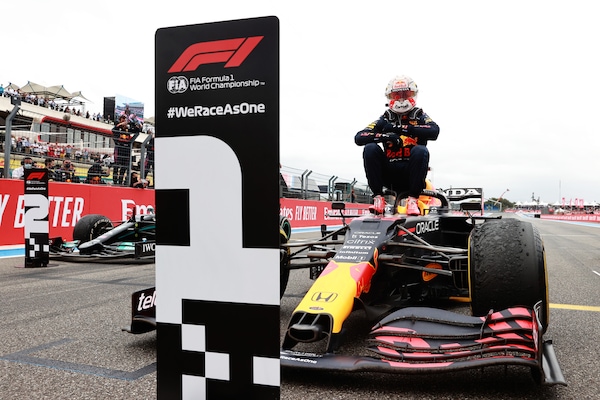 GP Francia: Verstappen, che vittoria! Battuto Hamilton, cataclisma Ferrari