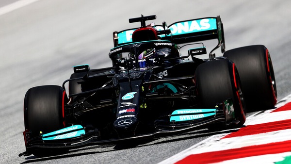 Hamilton: "Red Bull superiore sul passo, ma magari domani pioverà"