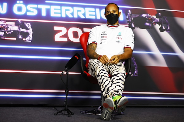 GP Austria, Hamilton: "Siamo i campioni e possiamo esserlo di nuovo"