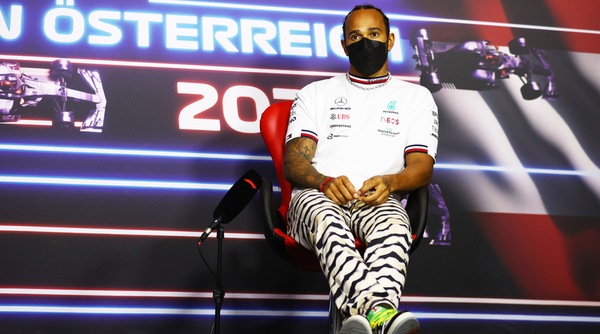 GP Austria, Hamilton: "Siamo i campioni e possiamo esserlo di nuovo"
