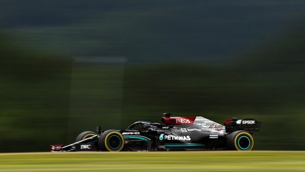 Hamilton: "Oggi bene, ma Red Bull ha ancora due decimi di vantaggio"