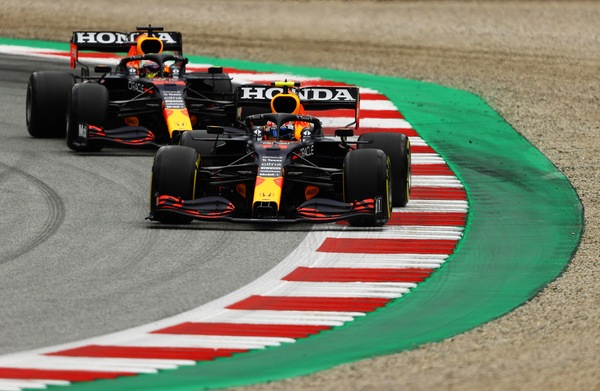 Verstappen: "Mercedes sembra più veloce, vedremo in qualifica"