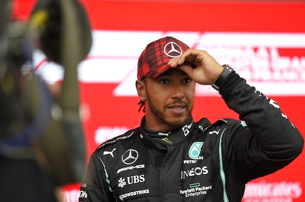 Ufficiale Hamilton rinnova con la Mercedes: insieme fino al 2023