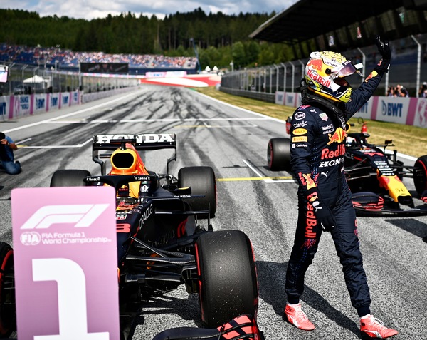 Pole bis di Verstappen in Austria: "Felice, ma non del modo in cui sono arrivato primo"