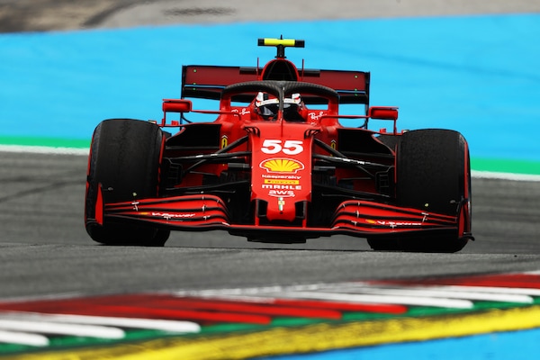 Sainz: "Williams fortissima sul dritto, ma vogliamo due Ferrari dietro Norris"