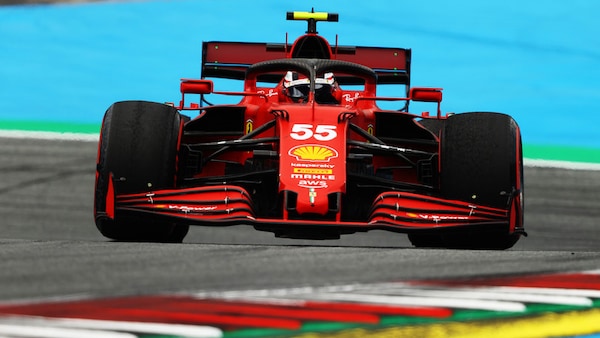 Sainz: "Williams fortissima sul dritto, ma vogliamo due Ferrari dietro Norris"