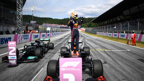 Verstappen, una Red Bull da paura: "Macchina irreale"