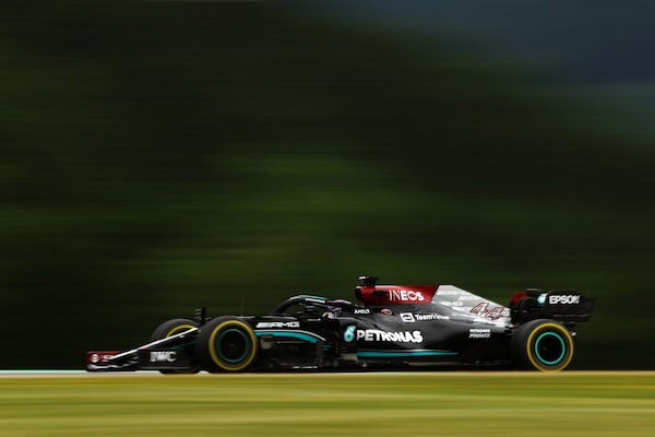 Mercedes, a Silverstone con una nuova veste aerodinamica