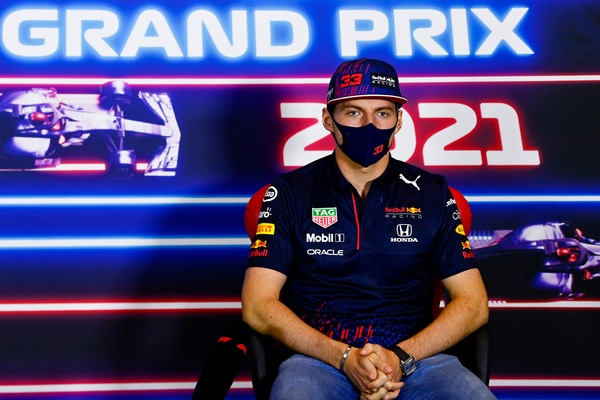 GP Gran Bretagna, Verstappen: "Mercedes più competitiva a Silverstone"