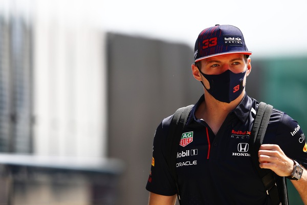 Verstappen: "Più difficile centrare l'assetto con il nuovo format"
