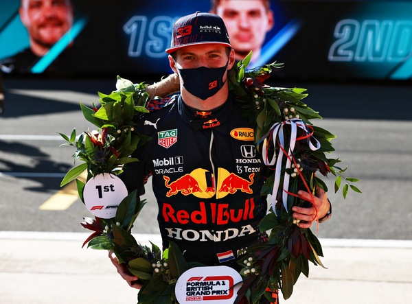Verstappen: "Possiamo fare una grande gara domani"