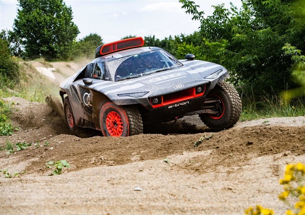 Audi RS Q e-tron, inizia l'assalto alla Dakar 2022