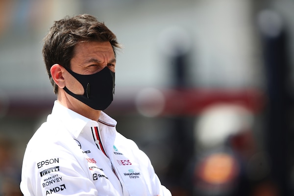 Mercato piloti, Wolff: "Vandoorne e De Vries meritano la F1"