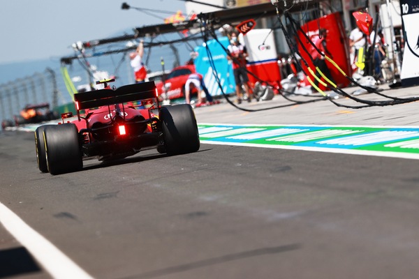 Ferrari, cambio Power unit per Sainz: rottura del coprifuoco ma senza penalità