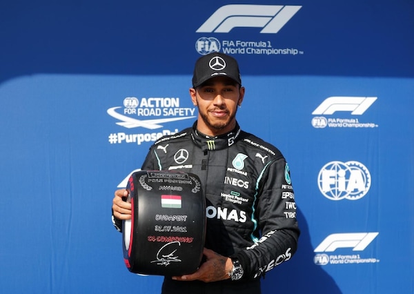 Hamilton: "Positivo avere tutta la prima fila, i fischi mi caricano"