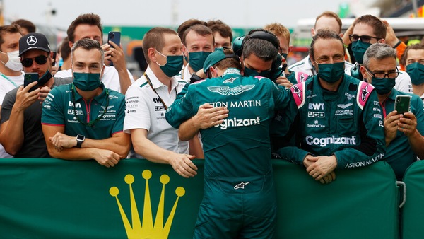 Clamoroso al GP d'Ungheria: Vettel ufficialmente squalificato, Sainz è 3°