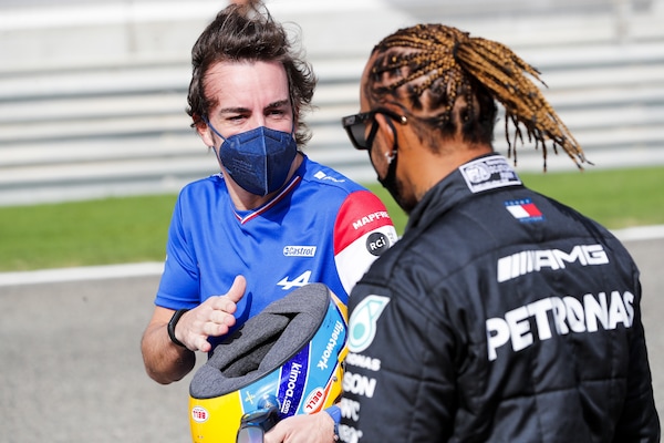 Nando & Lewis tra cuore e sedere